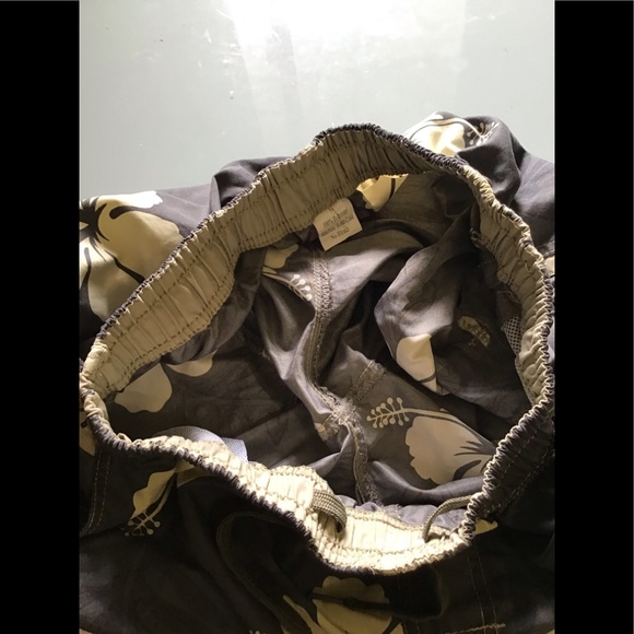 Men’s Hawaiian Print Swim Trunks - Picture 14 of 16